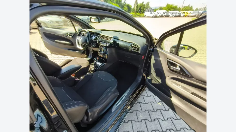 CITROEN DS3 -