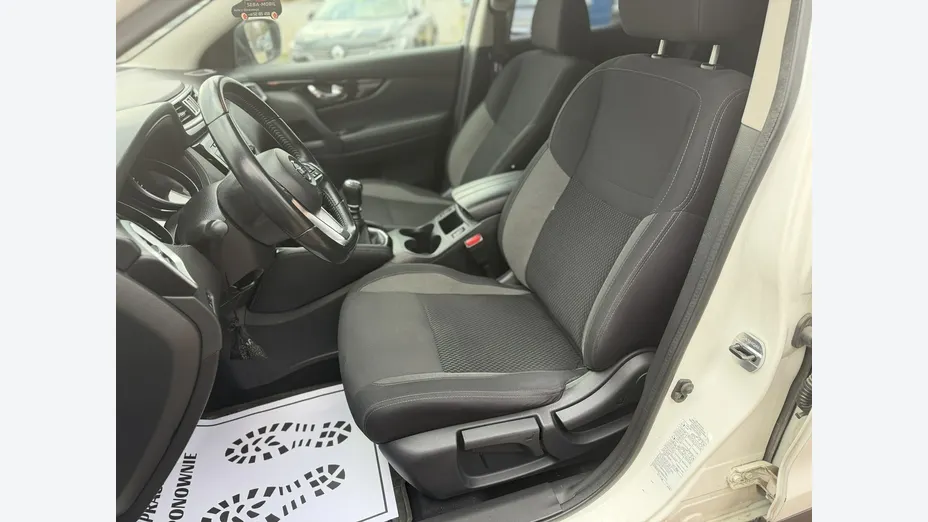 NISSAN Qashqai -
