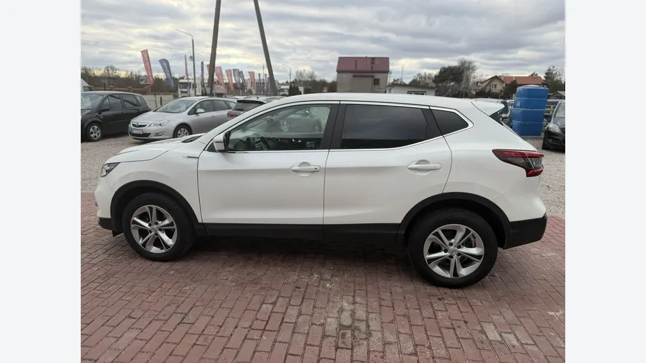 NISSAN Qashqai -