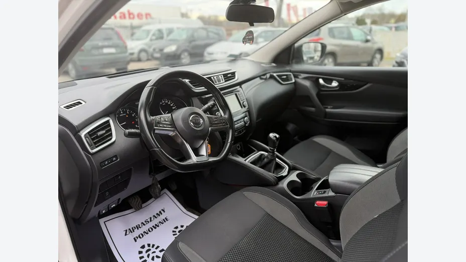 NISSAN Qashqai -