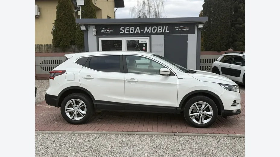 NISSAN Qashqai -