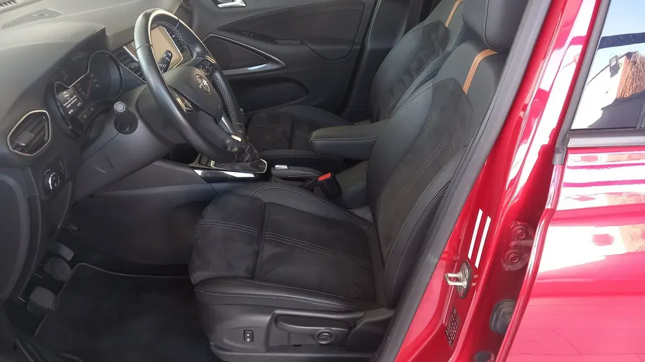 OPEL Crossland X -
