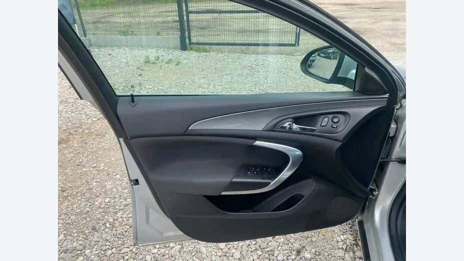 OPEL Insignia -