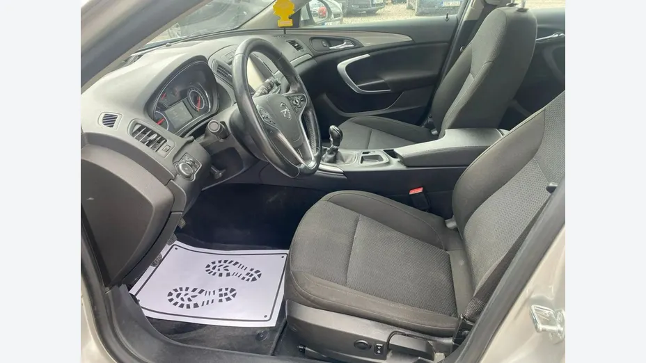 OPEL Insignia -