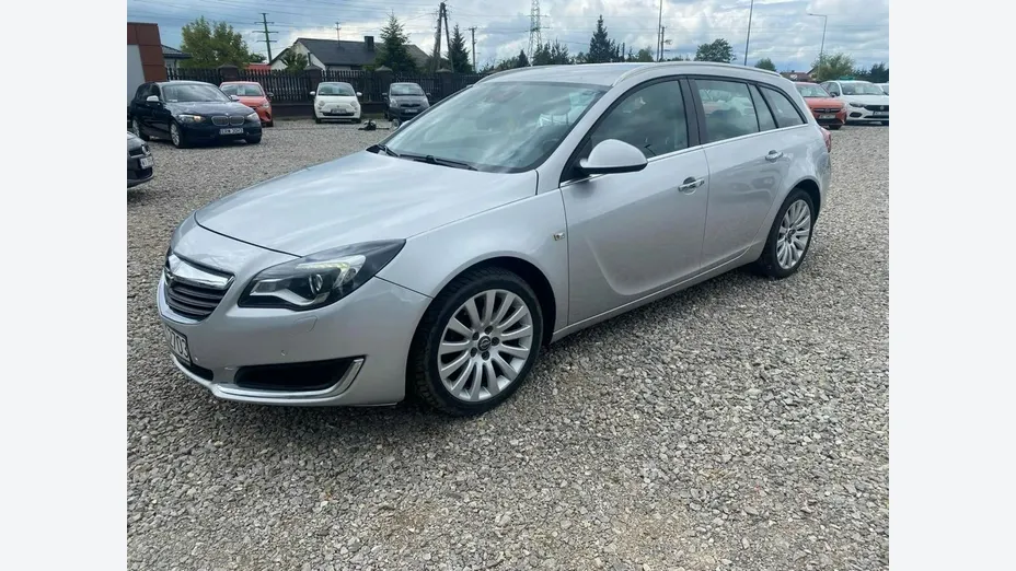 OPEL Insignia -