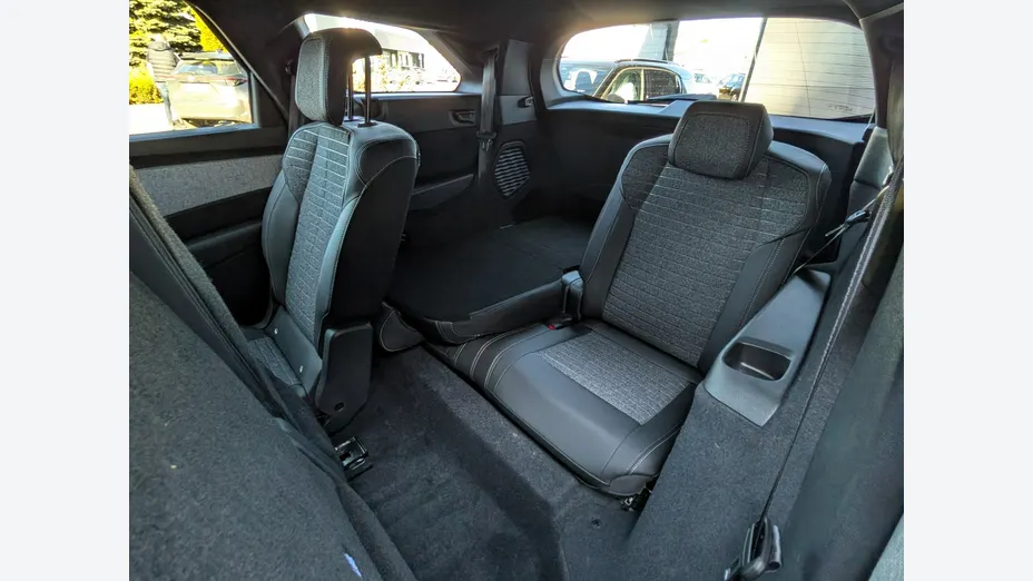 PEUGEOT 5008 -