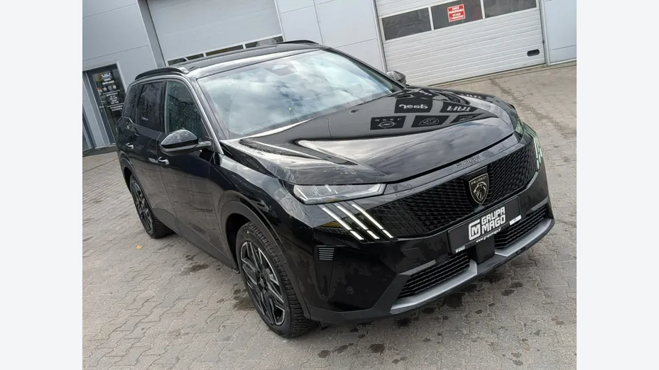 PEUGEOT 5008 -