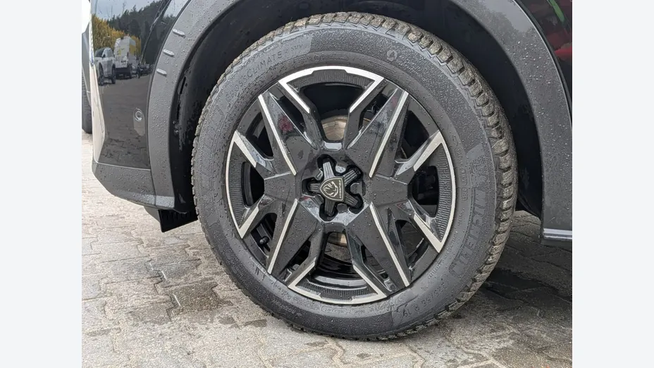 PEUGEOT 5008 -
