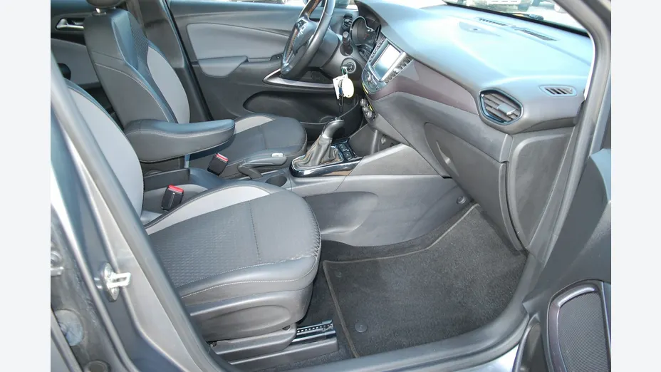 OPEL Crossland X -