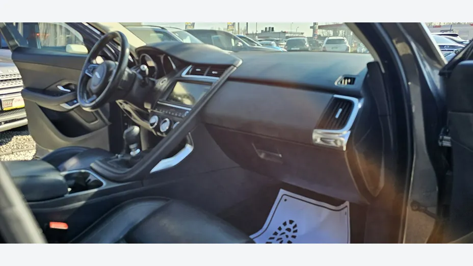 JAGUAR E-Pace -