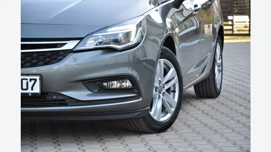 OPEL Astra -