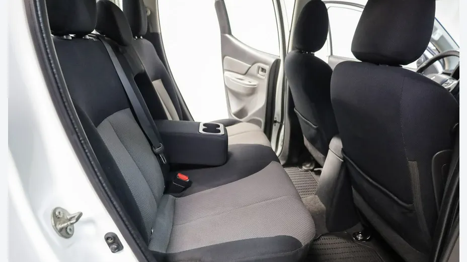 MITSUBISHI L 200 -
