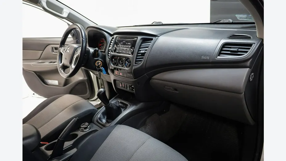 MITSUBISHI L 200 -