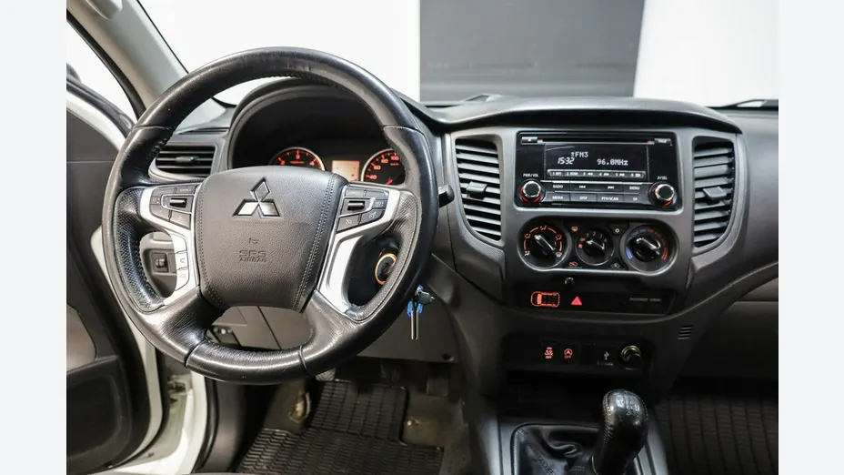 MITSUBISHI L 200 -