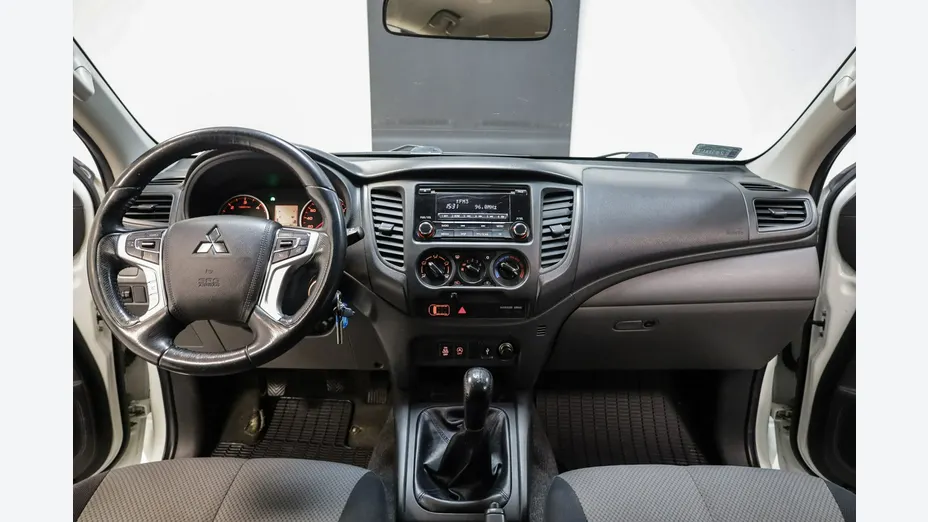 MITSUBISHI L 200 -