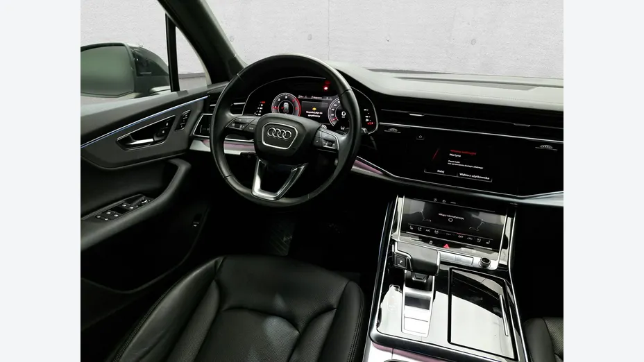 AUDI Q7 -