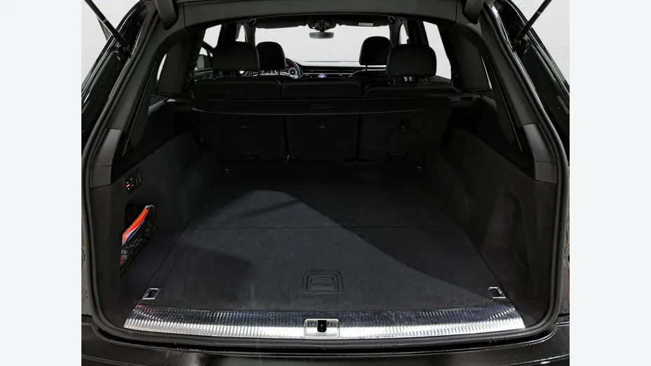 AUDI Q7 -