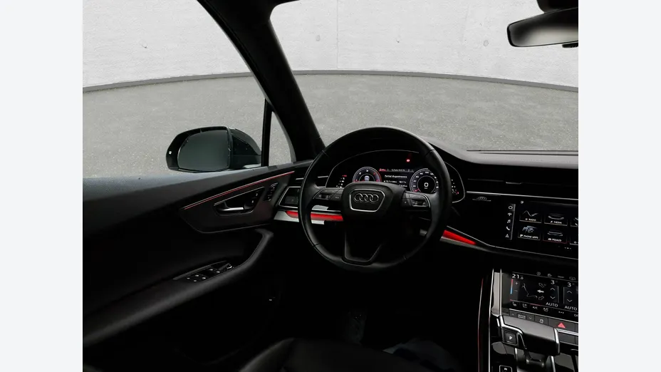 AUDI Q7 -