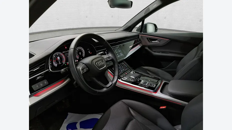 AUDI Q7 -