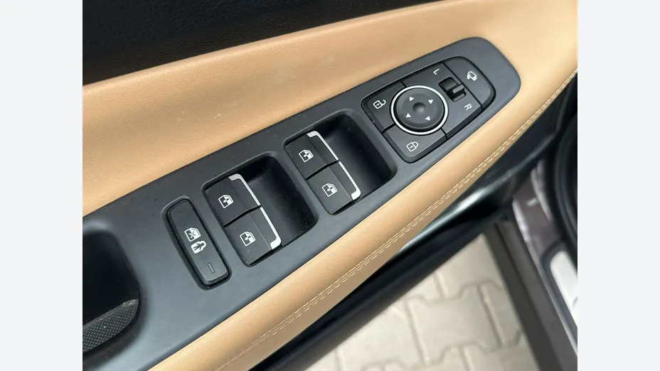 HYUNDAI Santa Fe -
