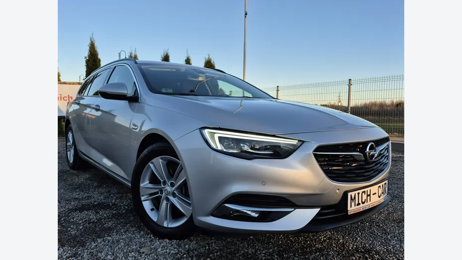 OPEL Insignia -