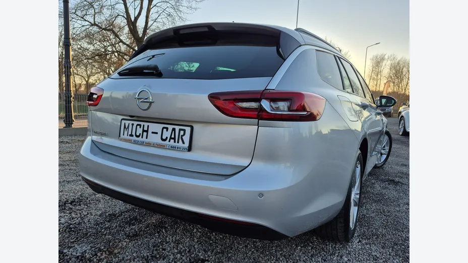 OPEL Insignia -