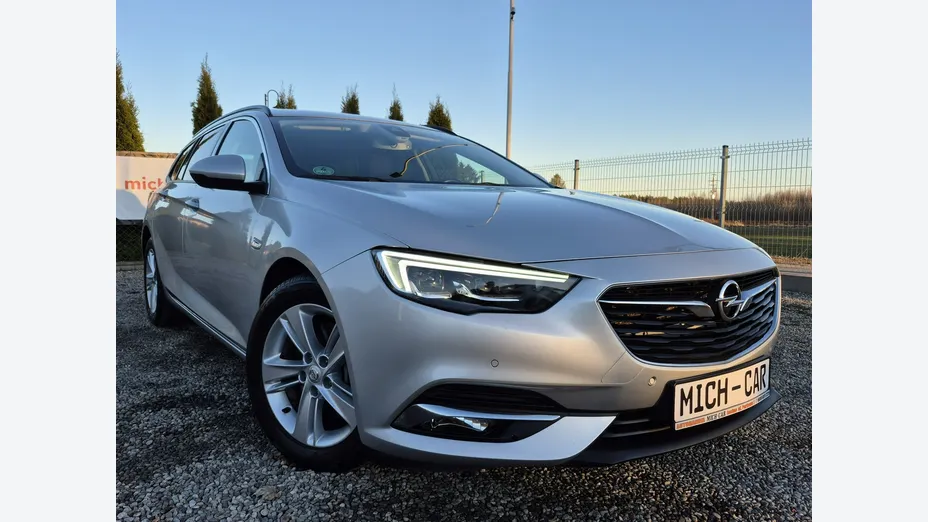 OPEL Insignia -