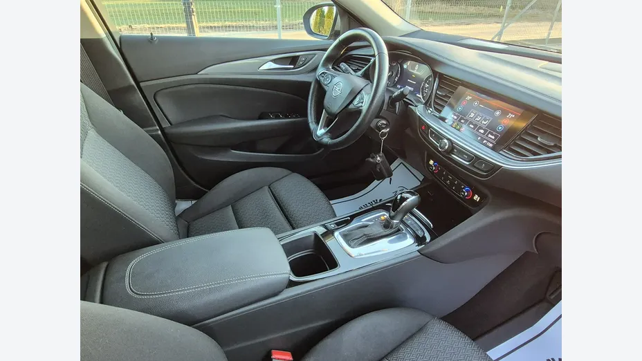 OPEL Insignia -