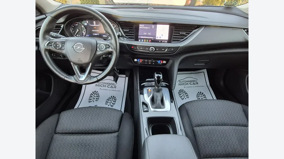OPEL Insignia -