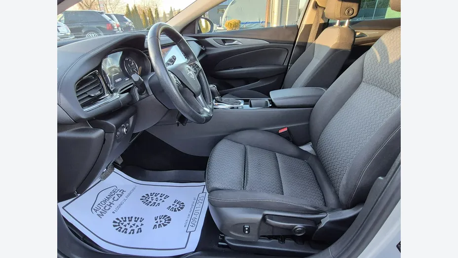 OPEL Insignia -