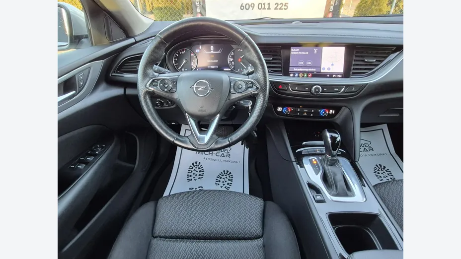 OPEL Insignia -