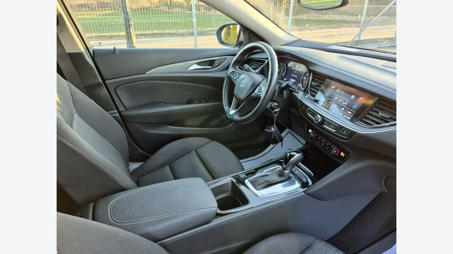 OPEL Insignia -