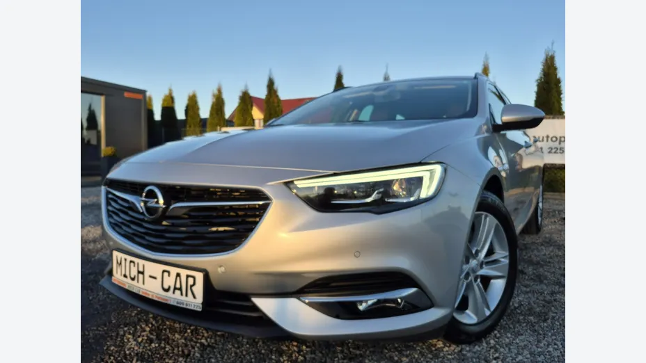 OPEL Insignia -