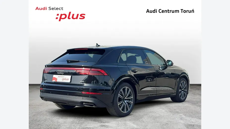 AUDI Q8 -