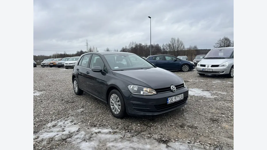 VOLKSWAGEN Golf -