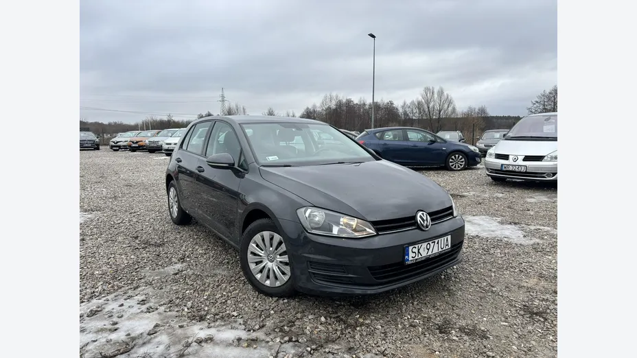 VOLKSWAGEN Golf -