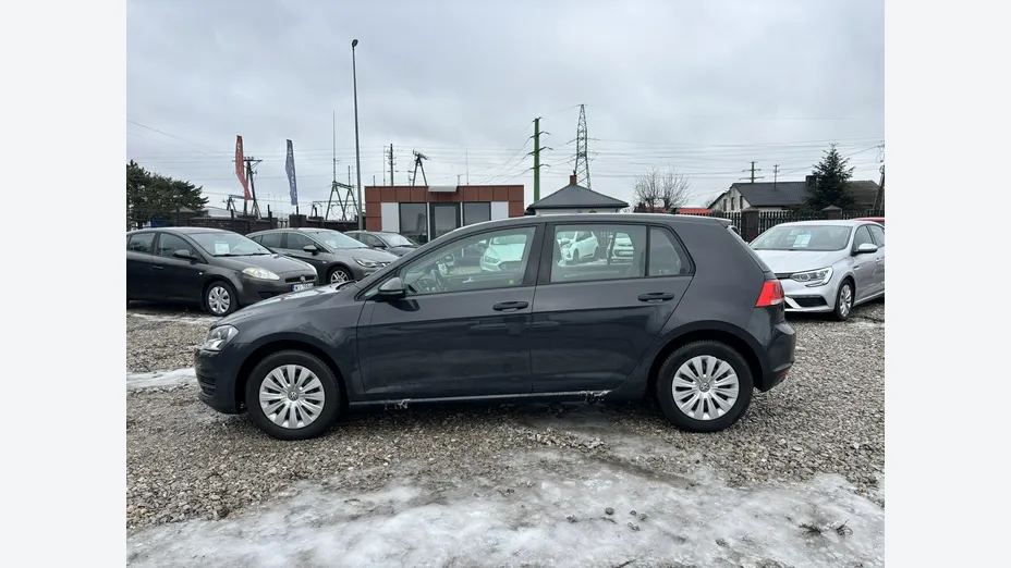VOLKSWAGEN Golf -