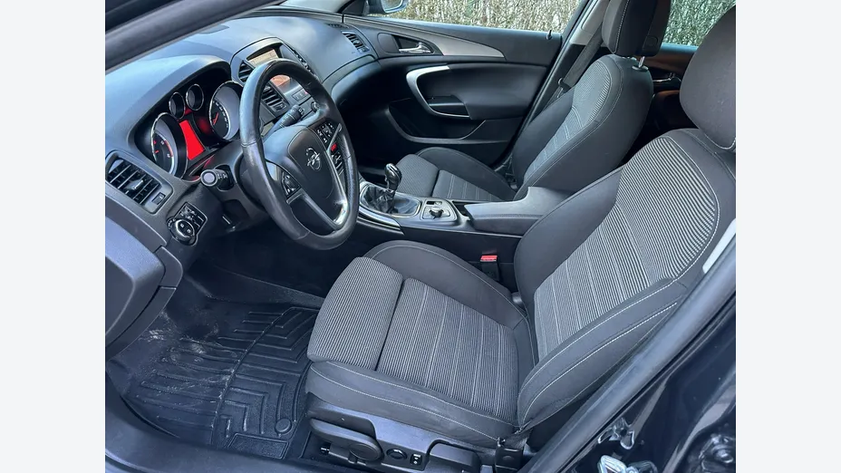 OPEL Insignia -
