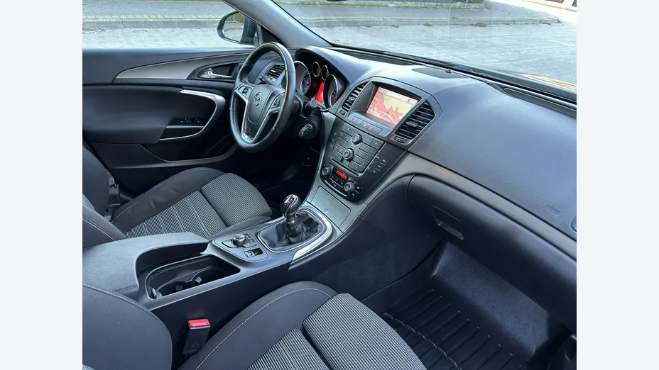 OPEL Insignia -