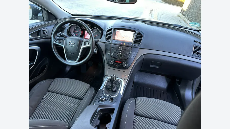 OPEL Insignia -