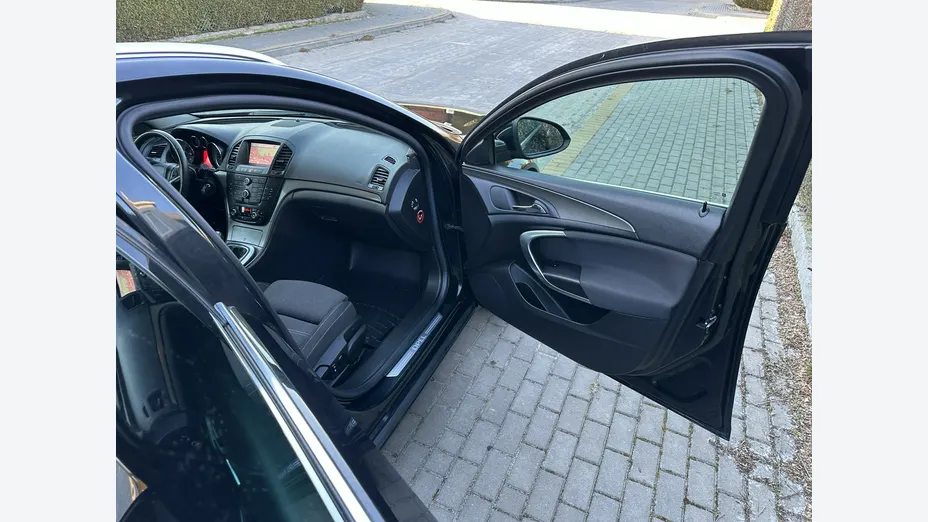 OPEL Insignia -