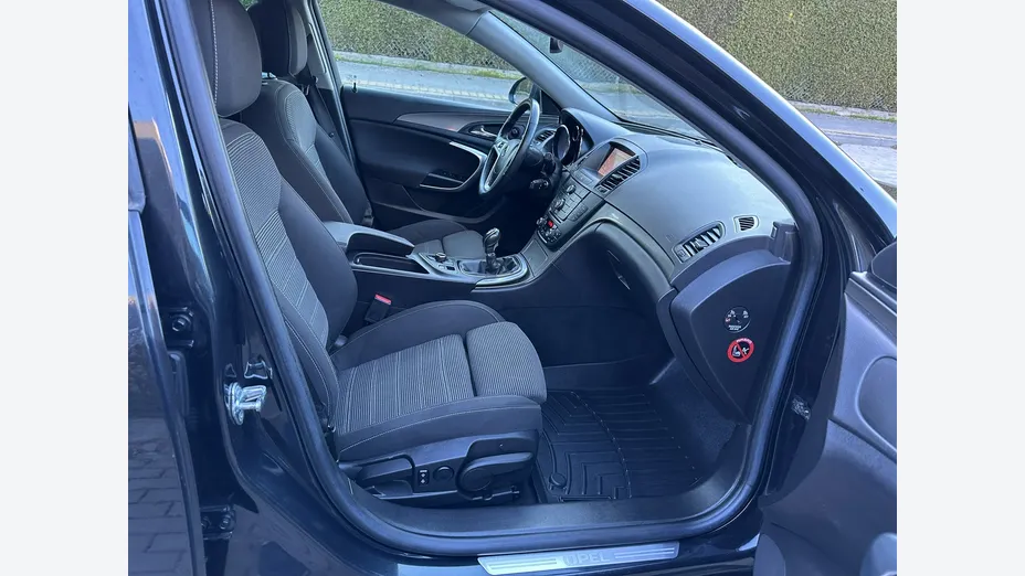 OPEL Insignia -