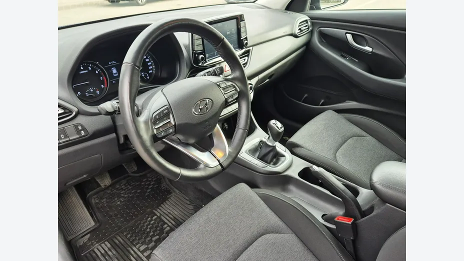 HYUNDAI i30 -