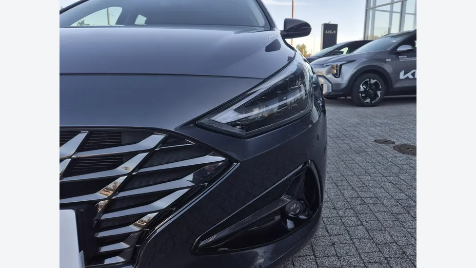 HYUNDAI i30 -