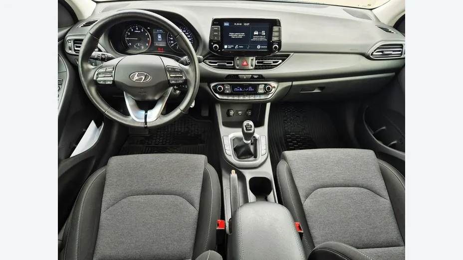 HYUNDAI i30 -