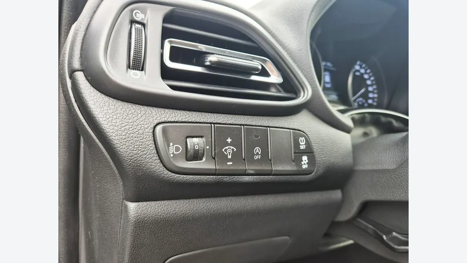 HYUNDAI i30 -