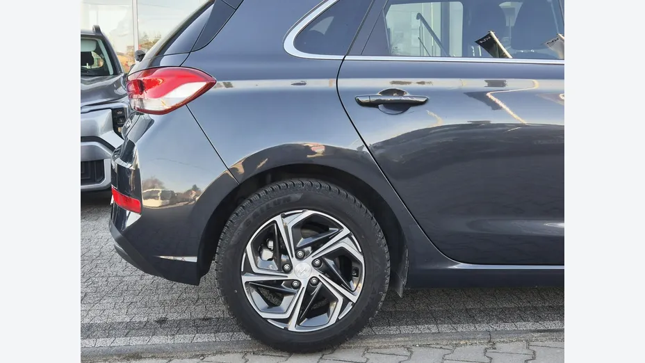 HYUNDAI i30 -