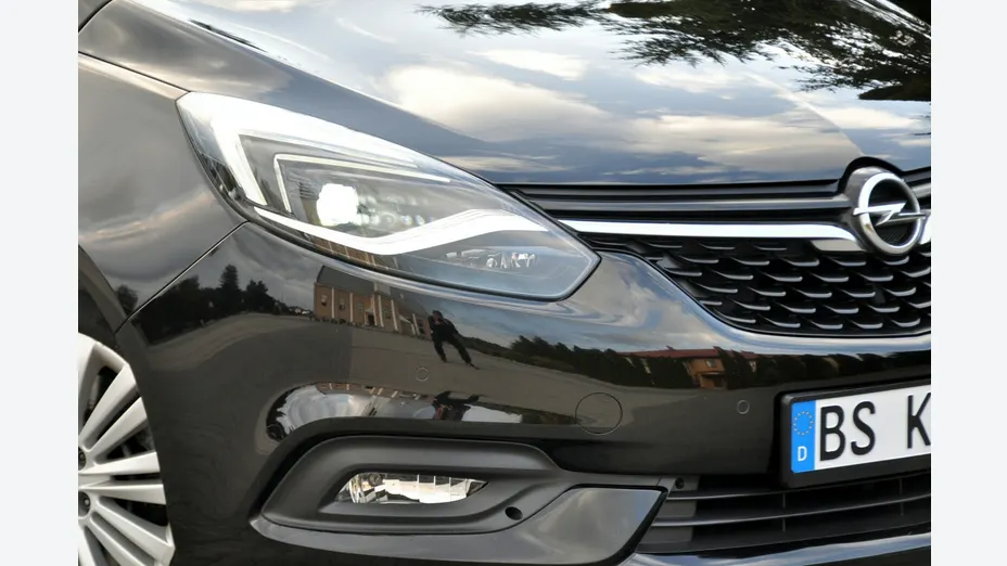 OPEL Zafira -