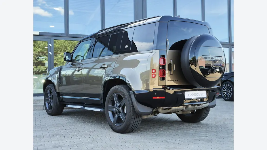 LAND ROVER Defender -