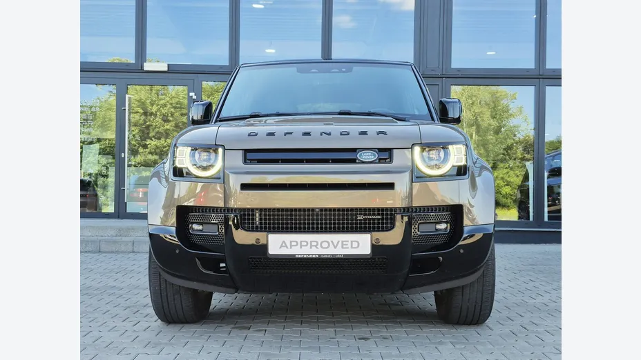 LAND ROVER Defender -